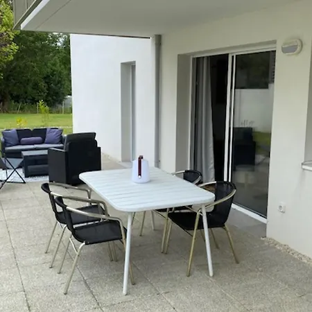 Spacious Family Nest With Terrace In *